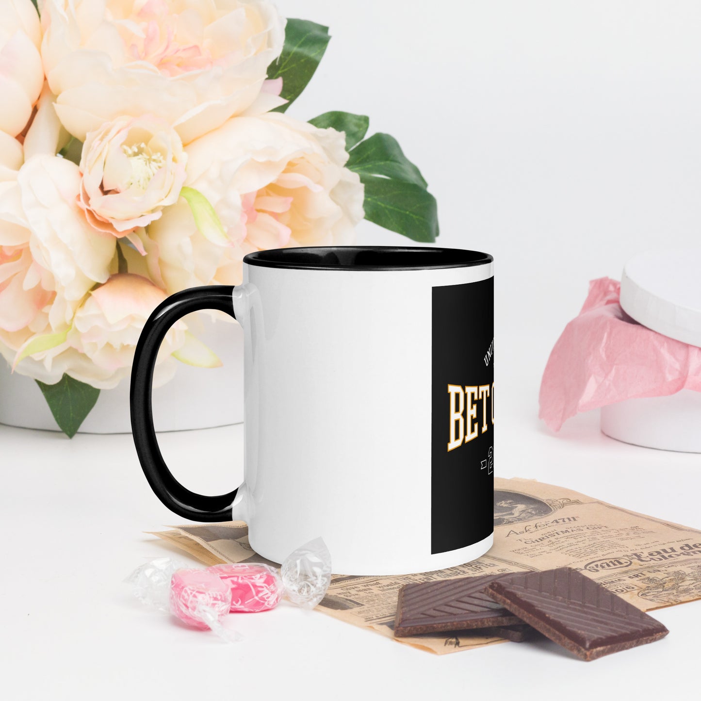 BET ON YOU UNIVERSITY Mug (black & white)